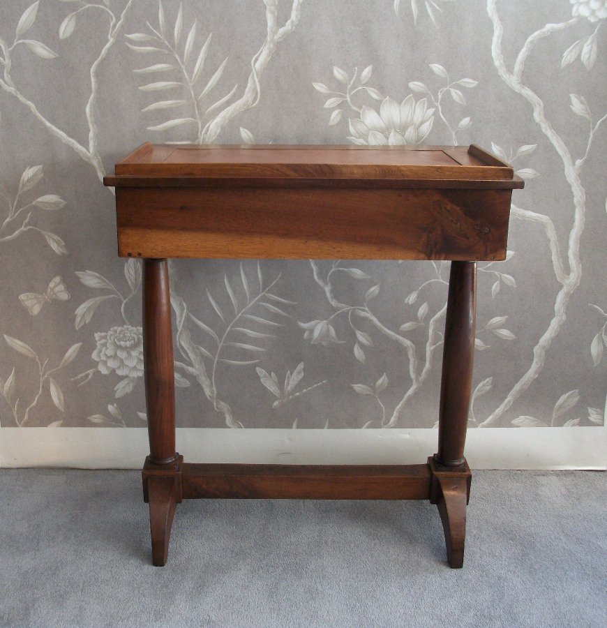 Italian small writing table